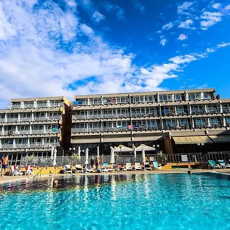 Arena Hotel 3*