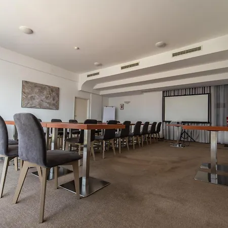 Arena Hotel 3*