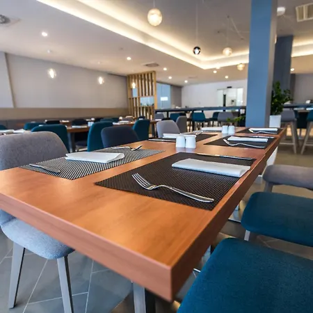 Hotel Arena 3*